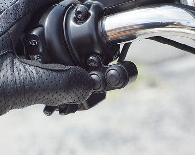 Handlebar-Mounted Pushbutton Controller (Black) - Arnott® Motorcycle Air Suspension